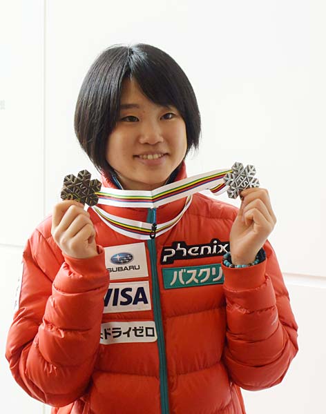ノルディックスキーの世界選手権ジャンプ女…：女子ジャンプ 伊藤有希 写真特集：時事ドットコム