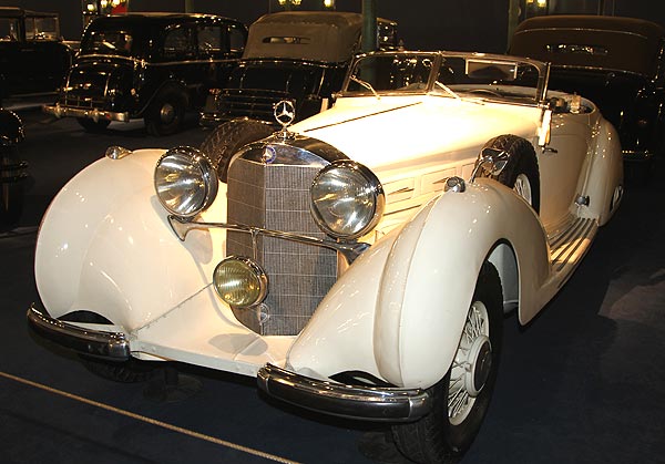 １９３８年製メルセデス・ベンツ「540…：フランス国立自動車博物館 写真特集：時事ドットコム