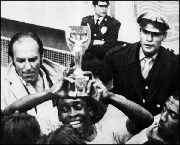 １９７０年のサッカー・ワールドカップで優勝…：サッカーの王様 ペレ 