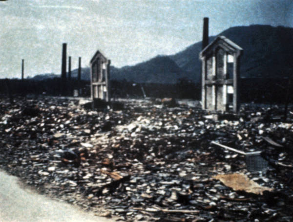 被爆後の長崎市内…：戦争の記憶～１９４５年８月、ヒロシマ、ナガサキ 写真特集：時事ドットコム