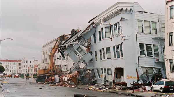【即決】サンフランシスコ大地震　(1989年）翌日の地元の新聞