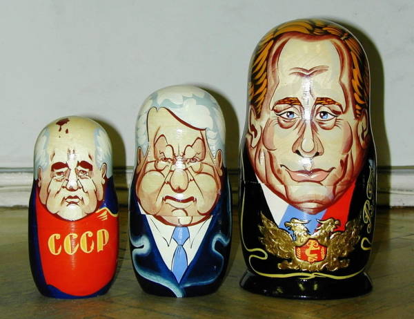 歴代の権力者を描いたロシアの民芸品「マト…：ロシアのプーチン大統領 