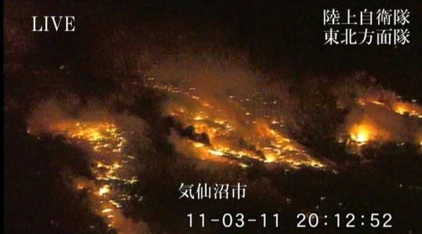 自衛隊が撮影した火災が発生 東日本大震災 宮城県気仙沼市の状況 写真特集 時事ドットコム