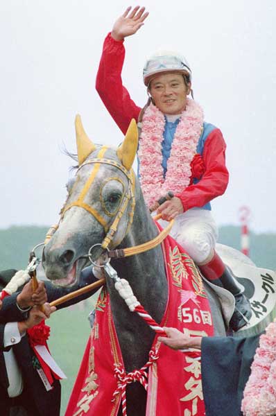 第５６回日本ダービー（Ｇ１）を制覇したウィナーズ…：歴代ダービー馬 写真特集：時事ドットコム