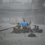 台風３号 フィリピン北部で道路冠水や土砂災害