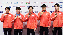 体操男子団体総合で金　日本が会見